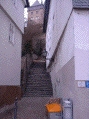 ... und steilen Treppen